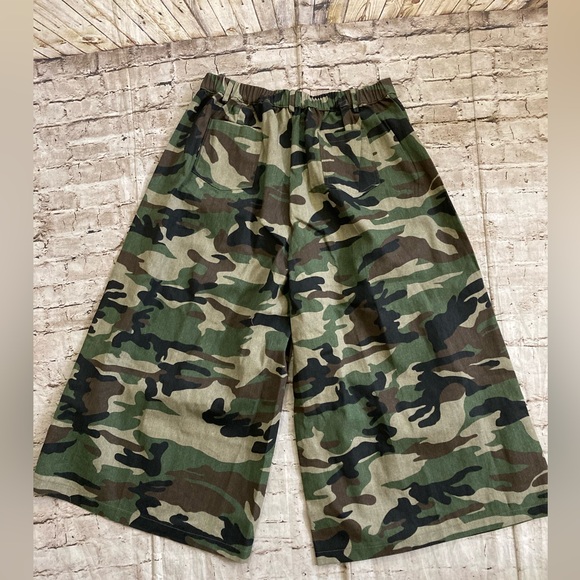 NWT DOSE high rise extra Wide-Leg Crop Pants - Green Camouflage size 2 XL. - Picture 3 of 10